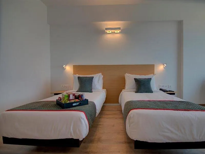Townhouse Sector 49 Near Logix City Centre Noida Hotel