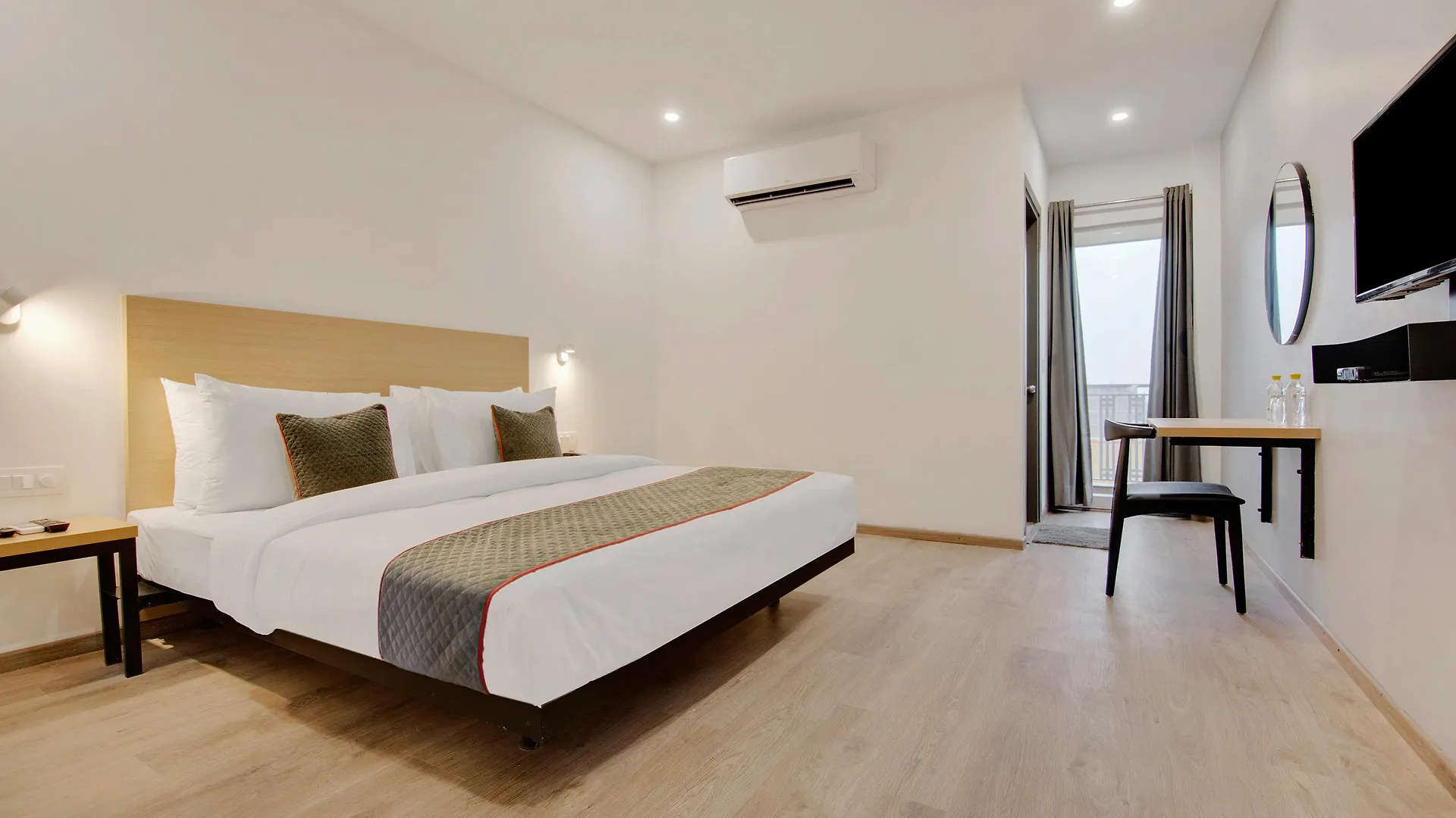 Townhouse Sector 49 Near Logix City Centre Noida