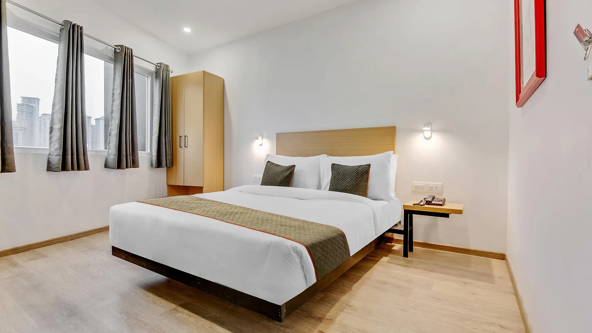 Townhouse Sector 49 Near Logix City Centre Noida Hotel