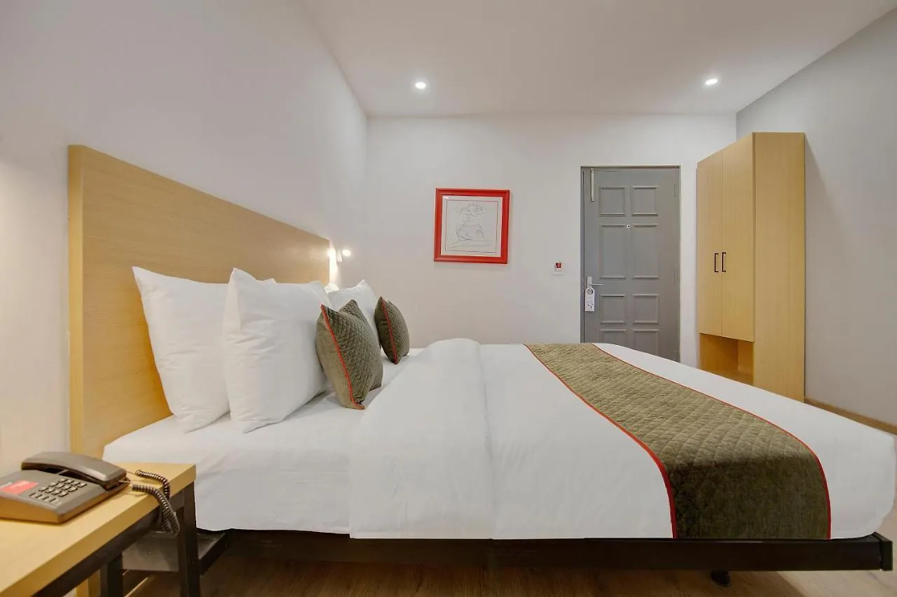 Hotel Townhouse Sector 49 Near Logix City Centre Noida