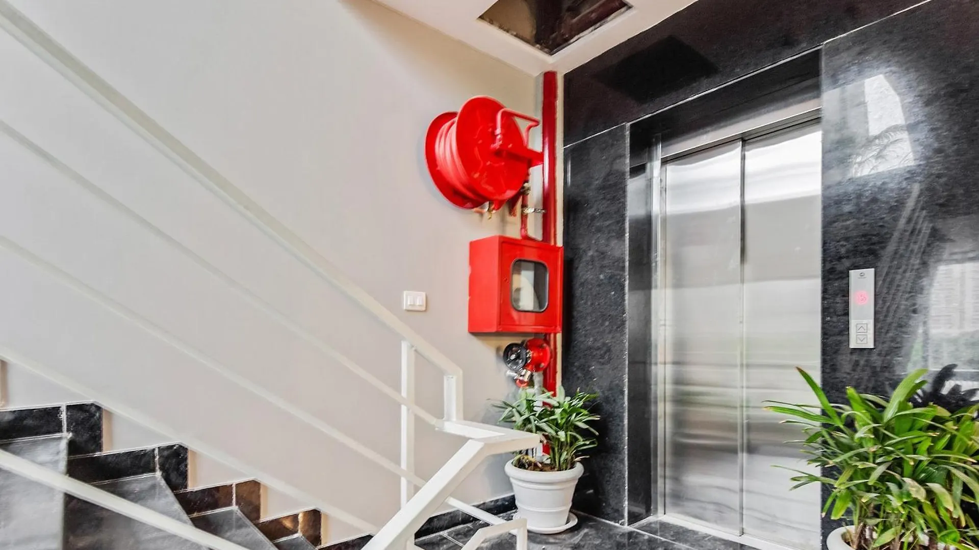 Townhouse Sector 49 Near Logix City Centre Noida