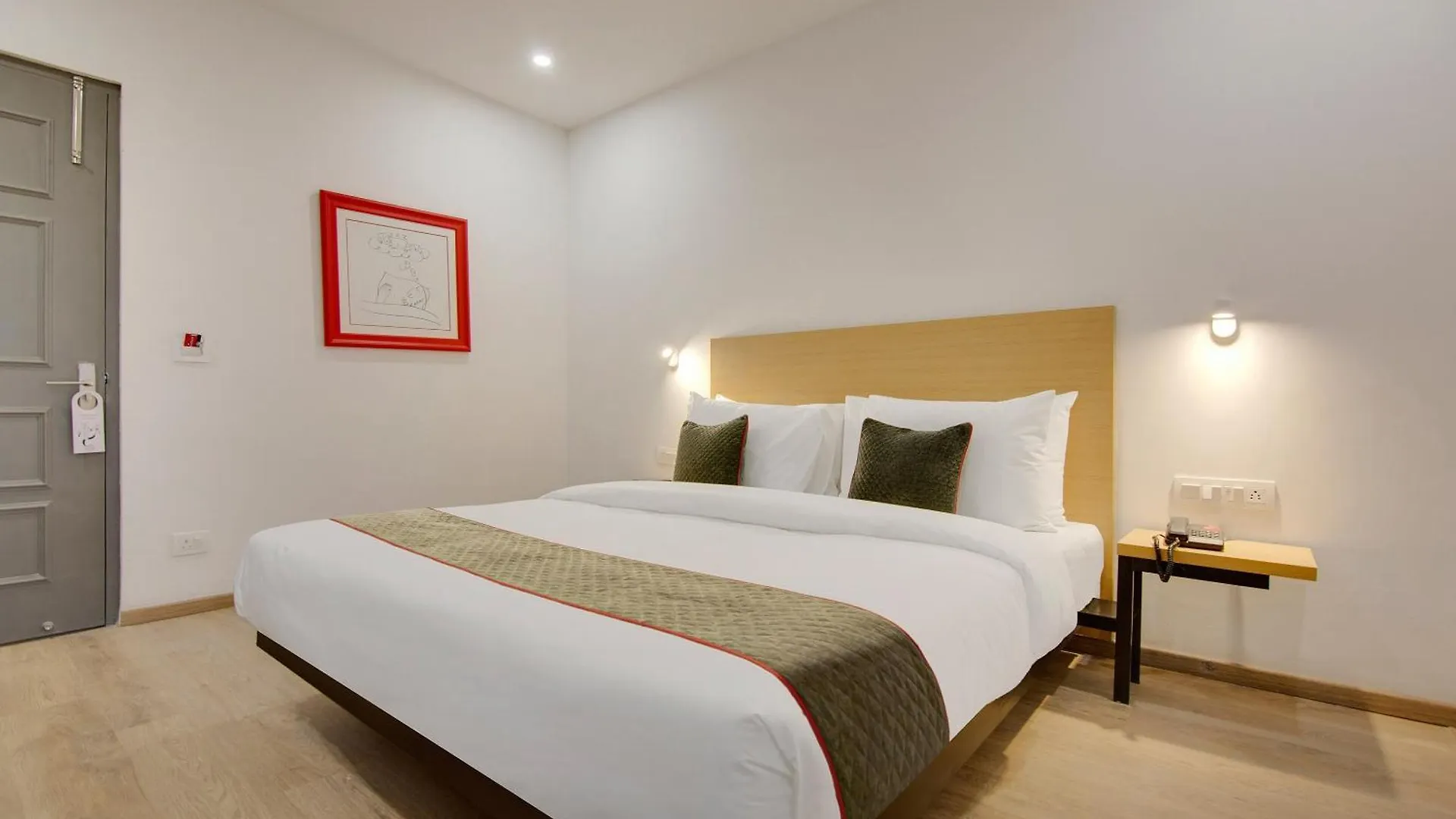 Hotel Townhouse Sector 49 Near Logix City Centre Noida