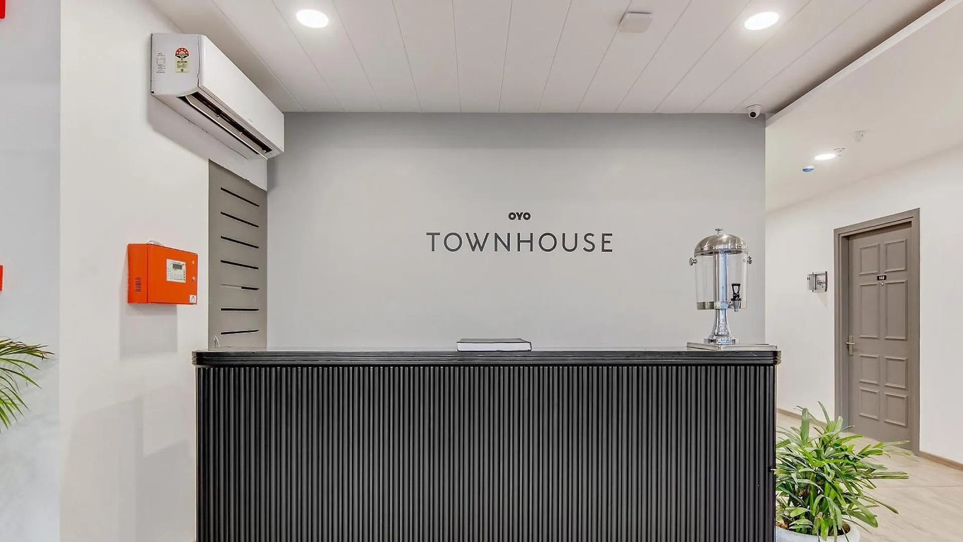 Townhouse Sector 49 Near Logix City Centre Noida