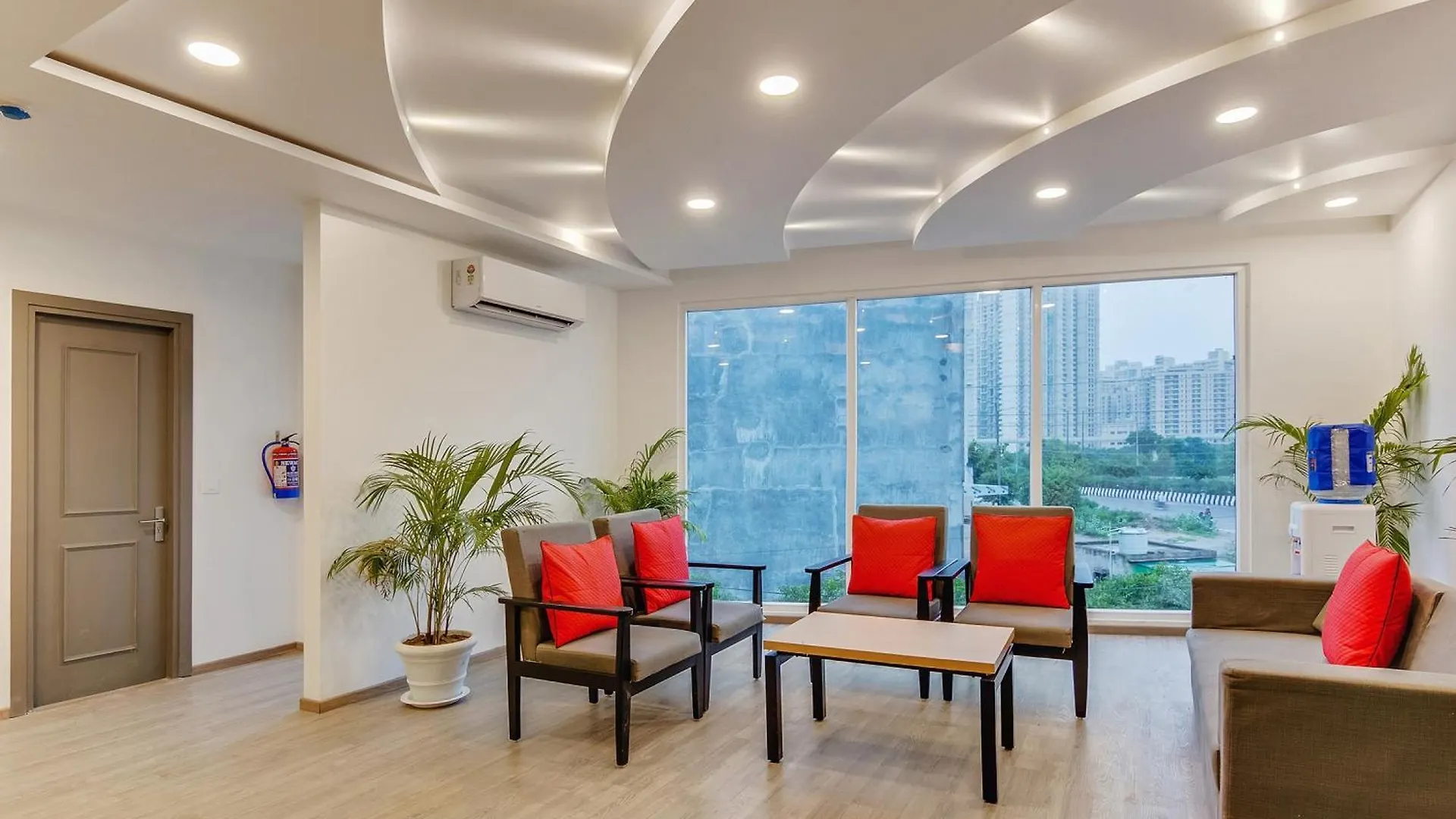 Hotel Townhouse Sector 49 Near Logix City Centre Noida