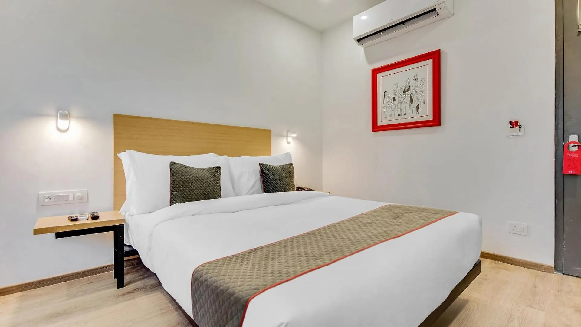 Hotel Townhouse Sector 49 Near Logix City Centre Noida
