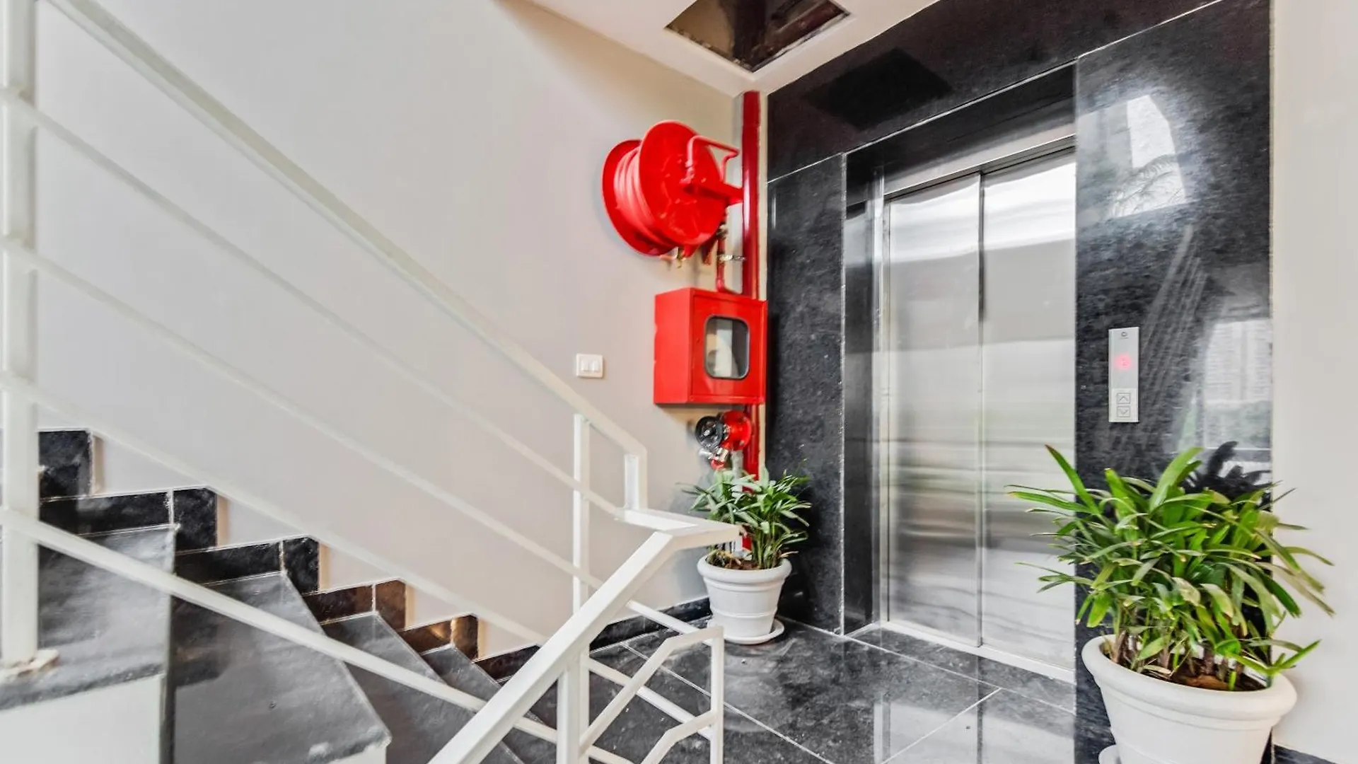 Townhouse Sector 49 Near Logix City Centre Noida