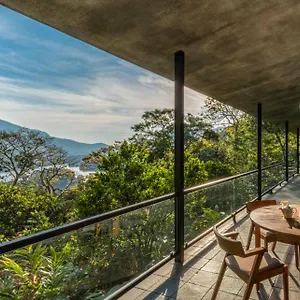 elakai.hotels-munnar.com/